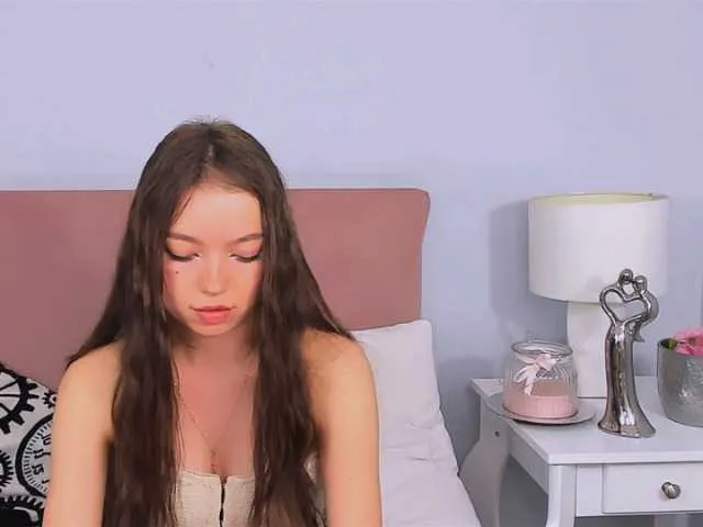 Live sex webcam photo for GraceShow #284153891