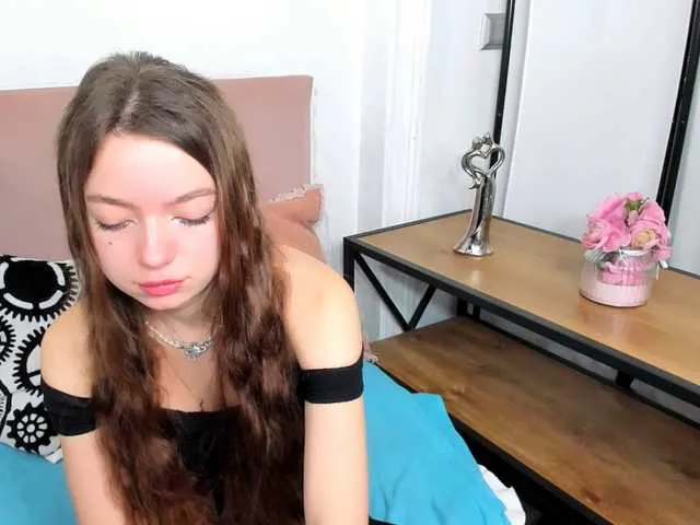 Live sex webcam photo for GraceShow #290400695