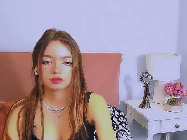 Live sex webcam photo for GraceShow #290772413
