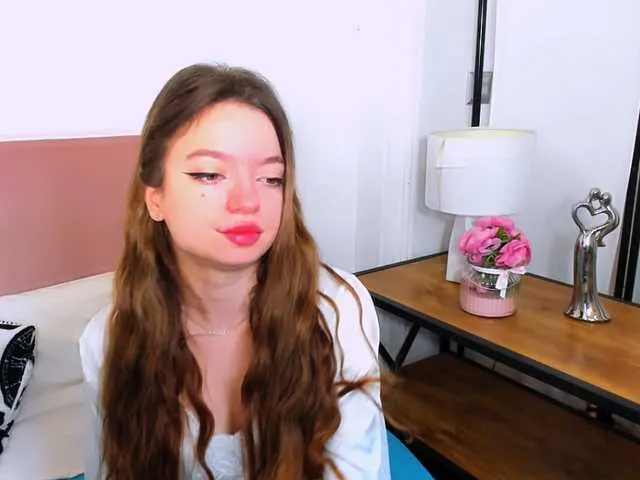Live sex webcam photo for GraceShow #290935442