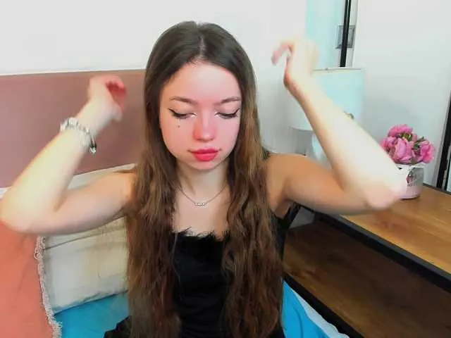 Live sex webcam photo for GraceShow #290976171