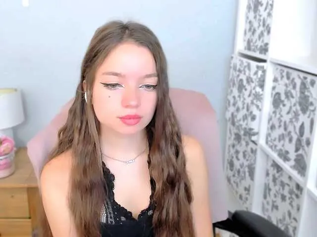 Live sex webcam photo for GraceShow #291685571