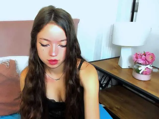 Live sex webcam photo for GraceShow #291692355