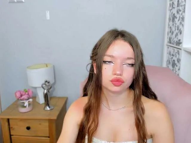 Live sex webcam photo for GraceShow #291810660