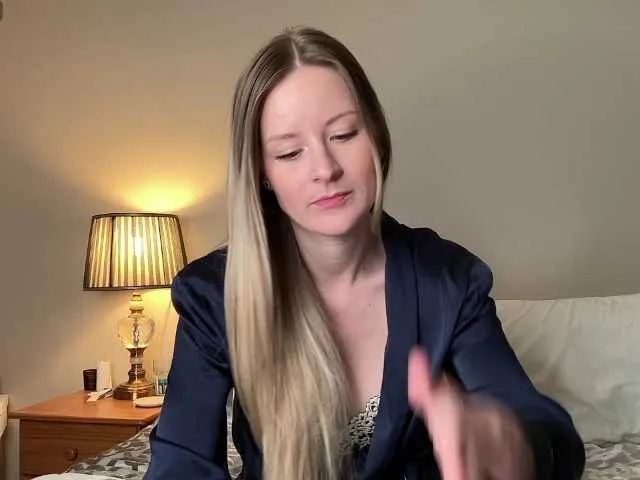 Live sex webcam photo for GracieX #277502373