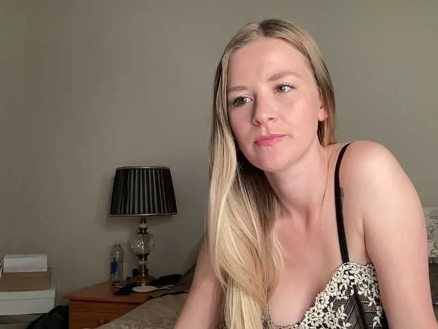 Live sex webcam photo for GracieX #278076755