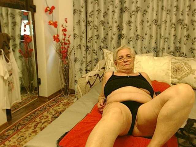 Live sex webcam photo for GrannyCarla #275777772