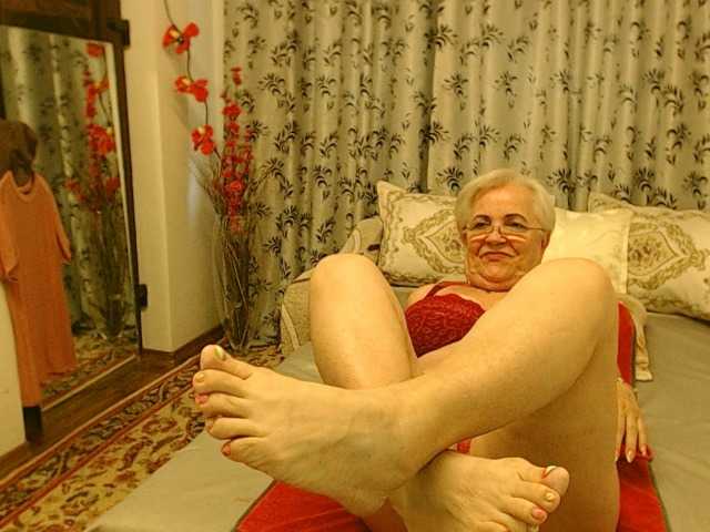 Live sex webcam photo for GrannyCarla #275912934