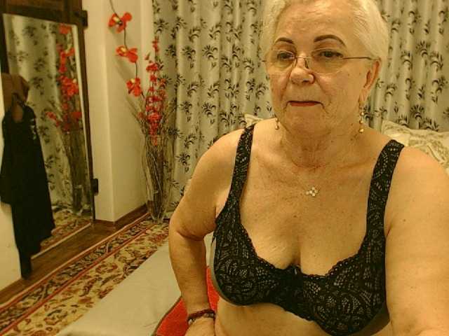 Live sex webcam photo for GrannyCarla #276002836