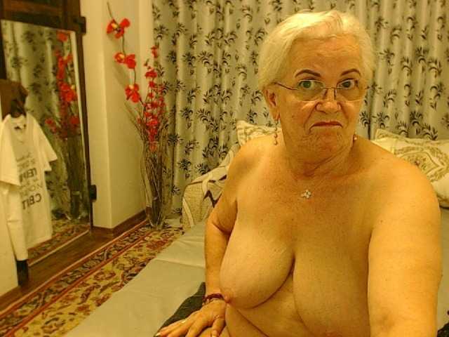 Live sex webcam photo for GrannyCarla #276113227