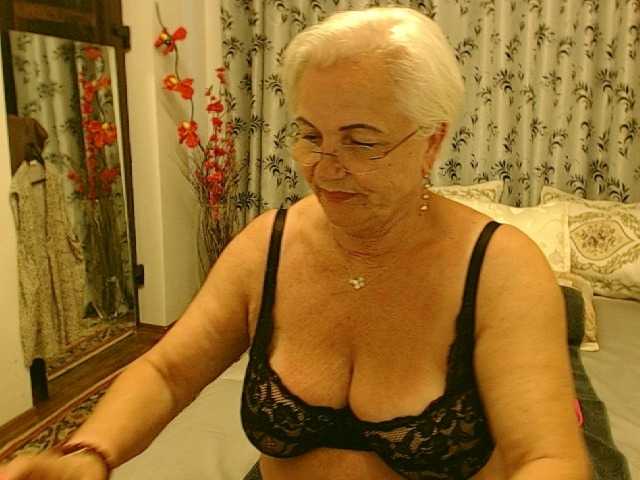 Live sex webcam photo for GrannyCarla #276226510