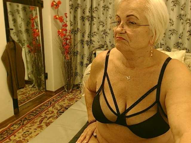 Live sex webcam photo for GrannyCarla #276571541