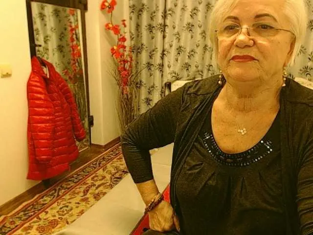 Live sex webcam photo for GrannyCarla #276765237