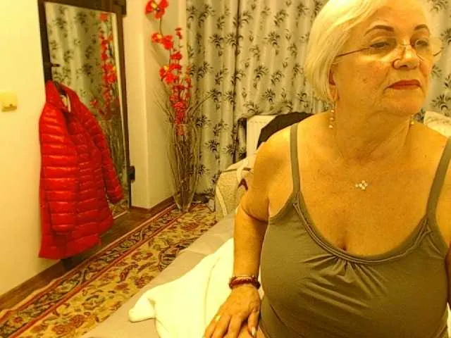Live sex webcam photo for GrannyCarla #276767120