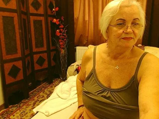 Live sex webcam photo for GrannyCarla #277070301