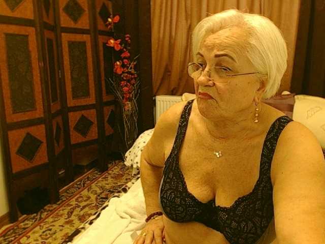 Live sex webcam photo for GrannyCarla #277098596