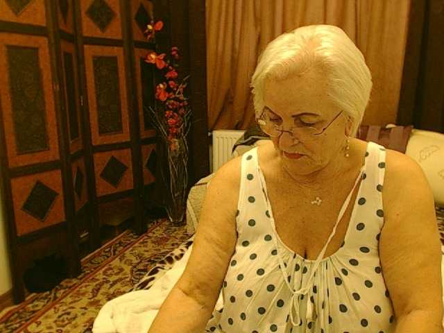 Live sex webcam photo for GrannyCarla #277117643