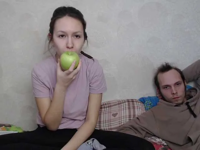 Live sex webcam photo for GreatCouple1 #272422465