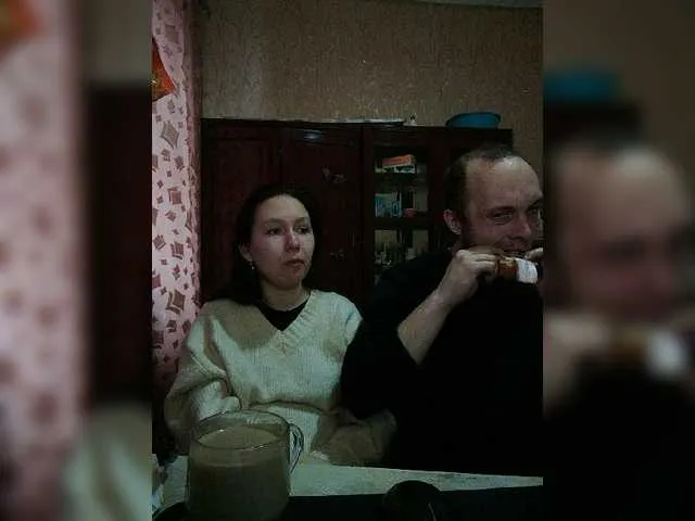 Live sex webcam photo for GreatCouple1 #277436653