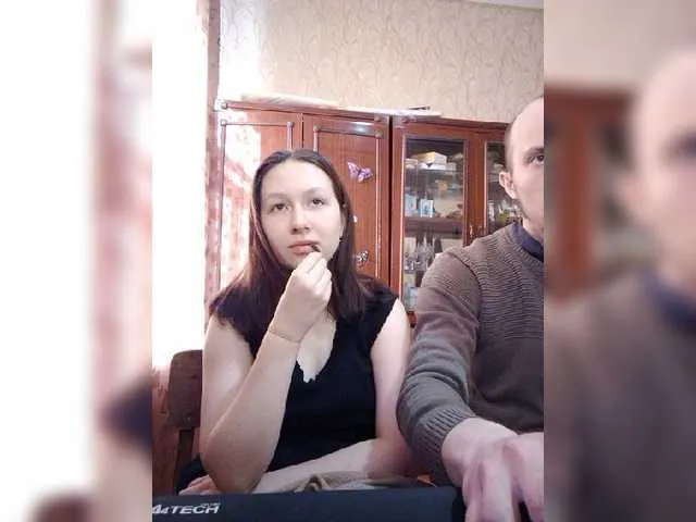 Live sex webcam photo for GreatCouple1 #277730163
