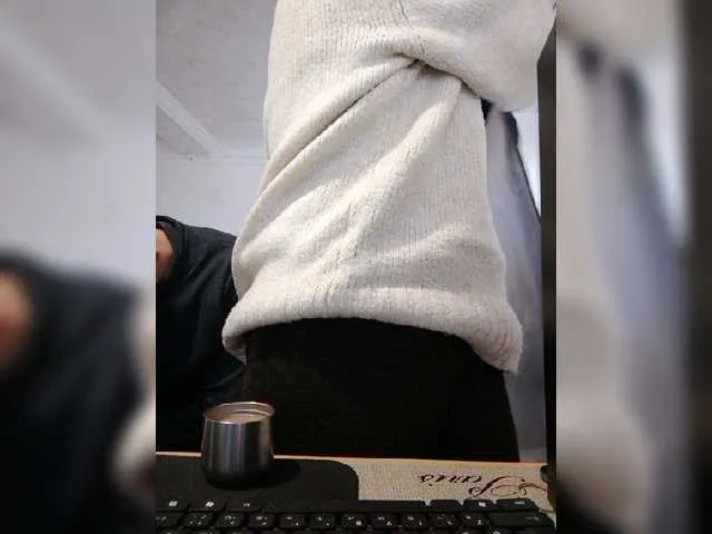 Live sex webcam photo for GreatCouple1 #277856617