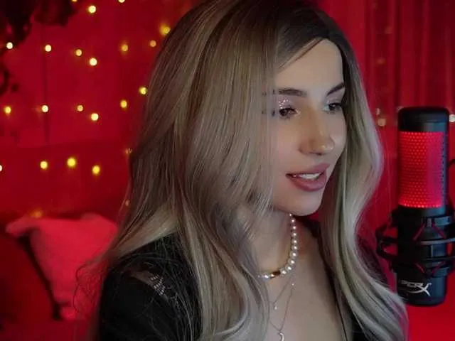 Live sex webcam photo for Greedy-Kim5 #277800158