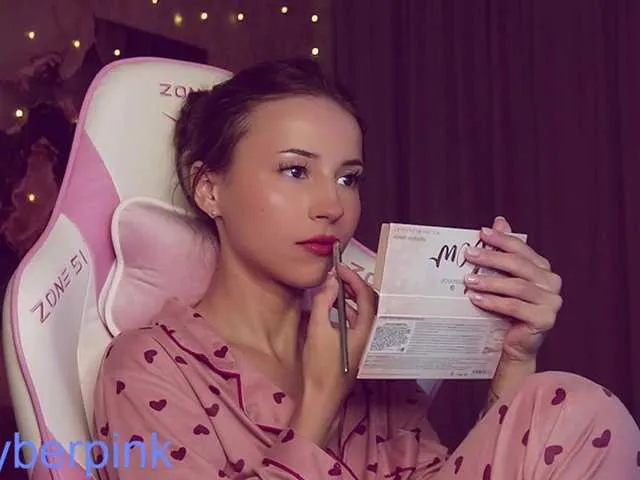 Live sex webcam photo for Greedy-Kim5 #289478736