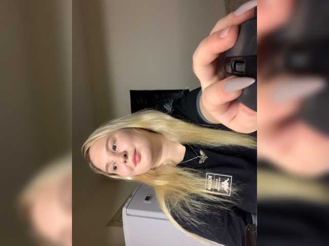 Live sex webcam photo for Greeenfriends6969 #276516583