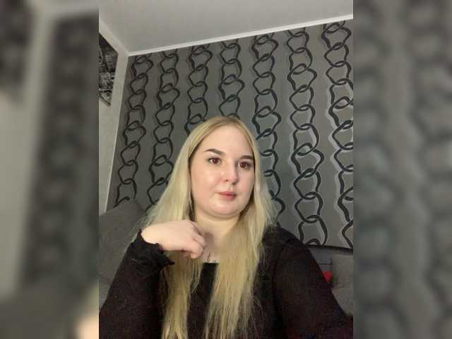 Live sex webcam photo for Greeenfriends6969 #276819370