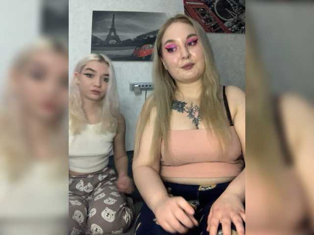 Live sex webcam photo for Greeenfriends6969 #276848247