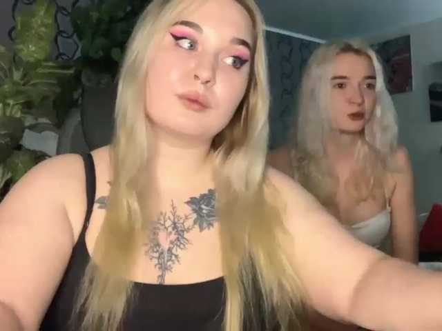 Live sex webcam photo for Greeenfriends6969 #276918602