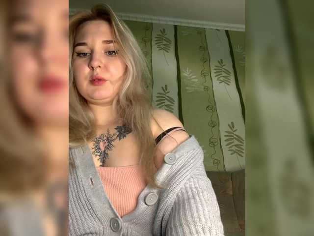 Live sex webcam photo for Greeenfriends6969 #276979598