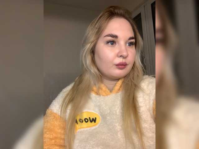 Live sex webcam photo for Greeenfriends6969 #277150120