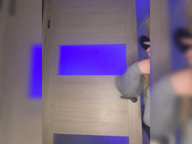 Live sex webcam photo for Greeenfriends6969 #277250079