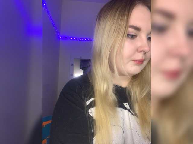 Live sex webcam photo for Greeenfriends6969 #277641276