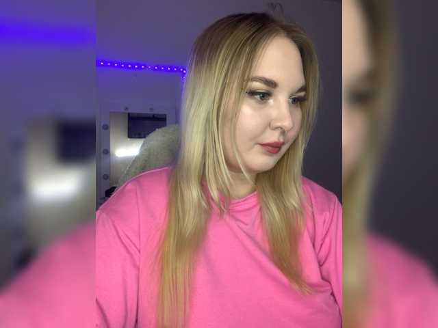 Live sex webcam photo for Greeenfriends6969 #277740782