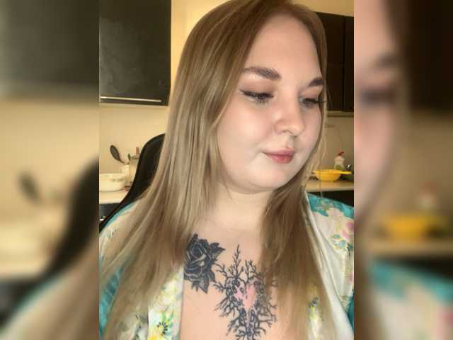 Live sex webcam photo for Greeenfriends6969 #278071726