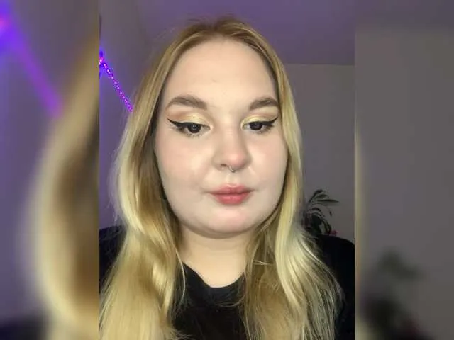 Live sex webcam photo for Greeenfriends6969 #278225785