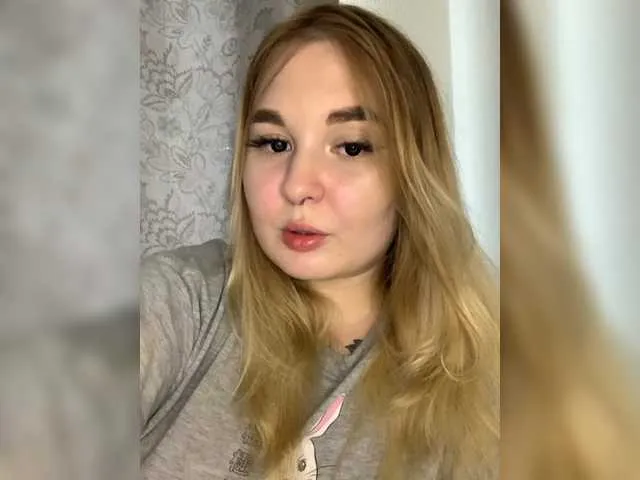 Live sex webcam photo for Greeenfriends6969 #288387286