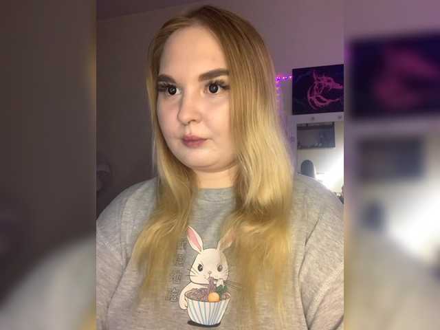 Live sex webcam photo for Greeenfriends6969 #288446546