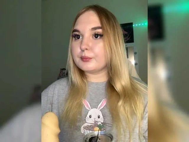 Live sex webcam photo for Greeenfriends6969 #289356443