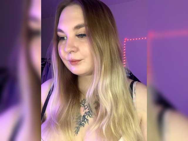 Live sex webcam photo for Greeenfriends6969 #290338071