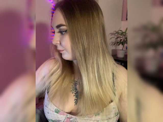 Live sex webcam photo for Greeenfriends6969 #290564810