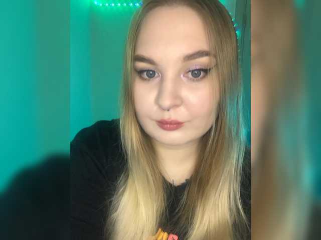 Live sex webcam photo for Greeenfriends6969 #290649581