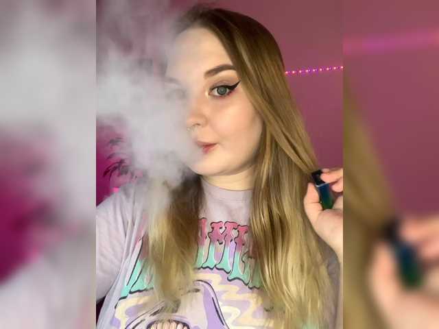 Live sex webcam photo for Greeenfriends6969 #290856344