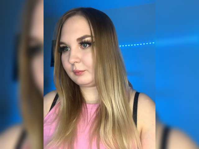 Live sex webcam photo for Greeenfriends6969 #290873298