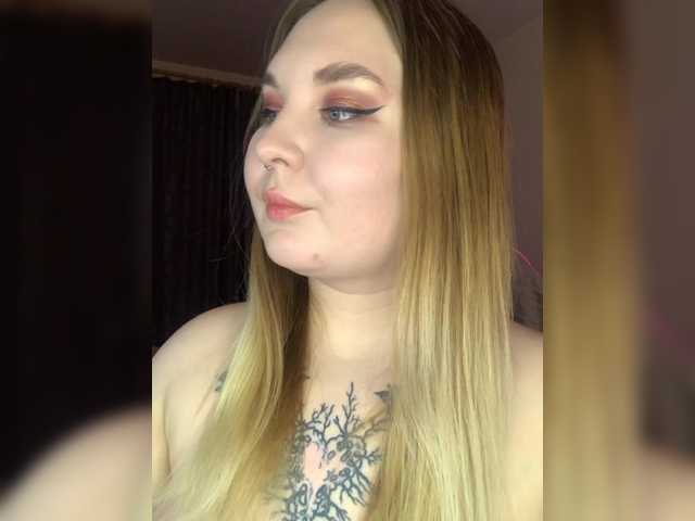 Live sex webcam photo for Greeenfriends6969 #290968503