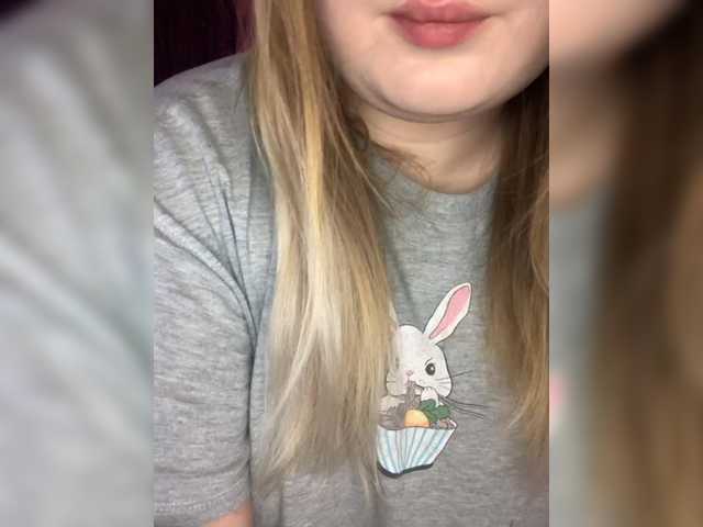 Live sex webcam photo for Greeenfriends6969 #291149395