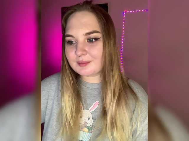 Live sex webcam photo for Greeenfriends6969 #291573490