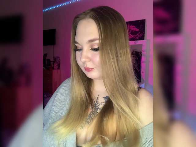 Live sex webcam photo for Greeenfriends6969 #291911060